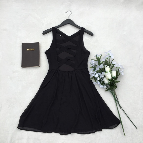 Bluenotes Black Flowy Dress - Picture 2 of 4